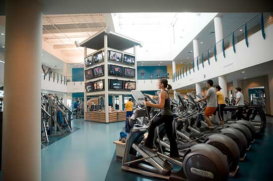 2009: CSUB Student Recreation Center opens