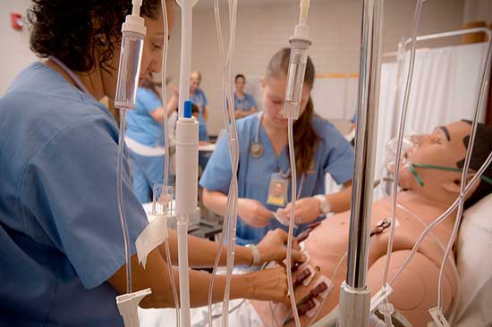 July 2019: CSUB's nurse practitioner program receives grant