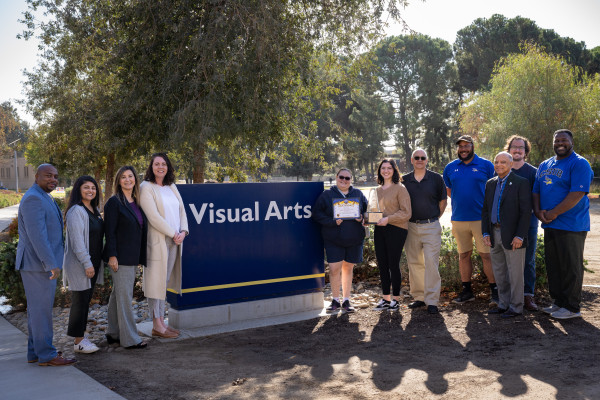 English Club/Sigma Tau Delta and Campus Beautification Committee group photo